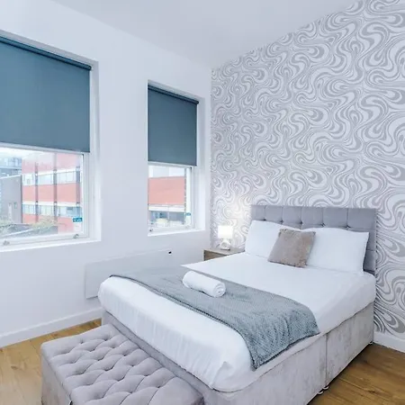 Stylish Apartment Located In The City Centre Of Liverpool Buitenkant foto
