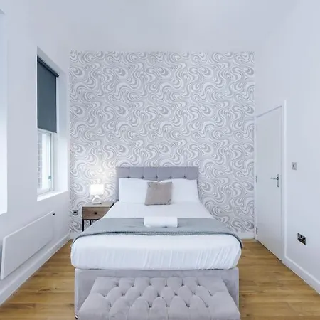 Stylish Apartment Located In The City Centre Of Liverpool Buitenkant foto