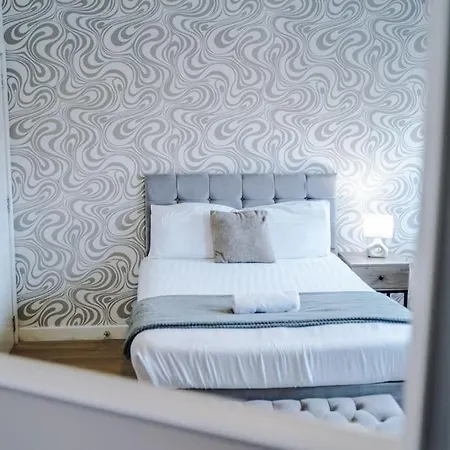 Stylish Apartment Located In The City Centre Of Liverpool Buitenkant foto