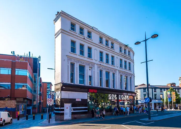 Stylish Apartment Located In The City Centre Of Liverpool
