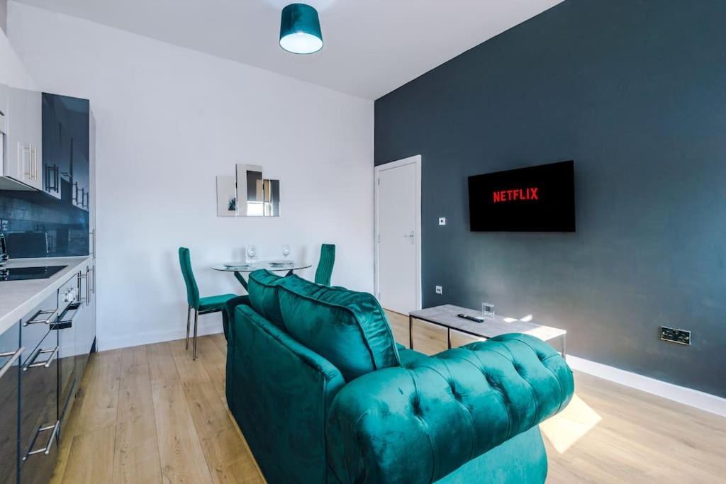 Apartment Stylish Located In The Centre Of