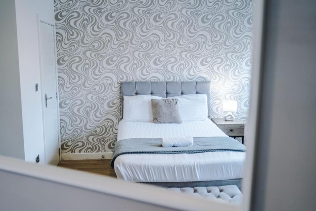 Apartment Stylish Located In The Centre Of *