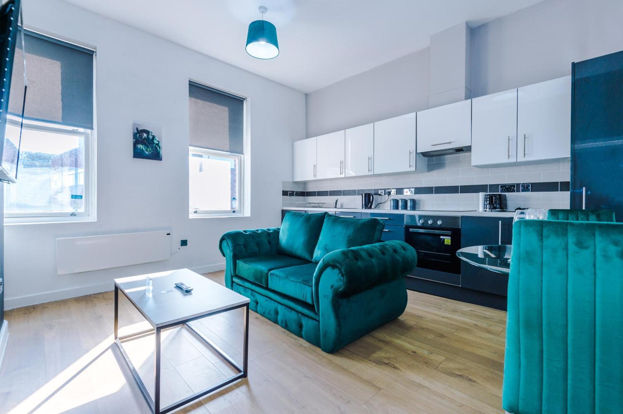 Stylish Located In The Centre Of Apartment Liverpool